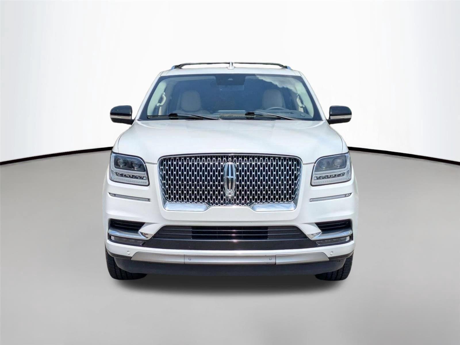 Used 2021 Pristine White Lincoln Reserve image 2