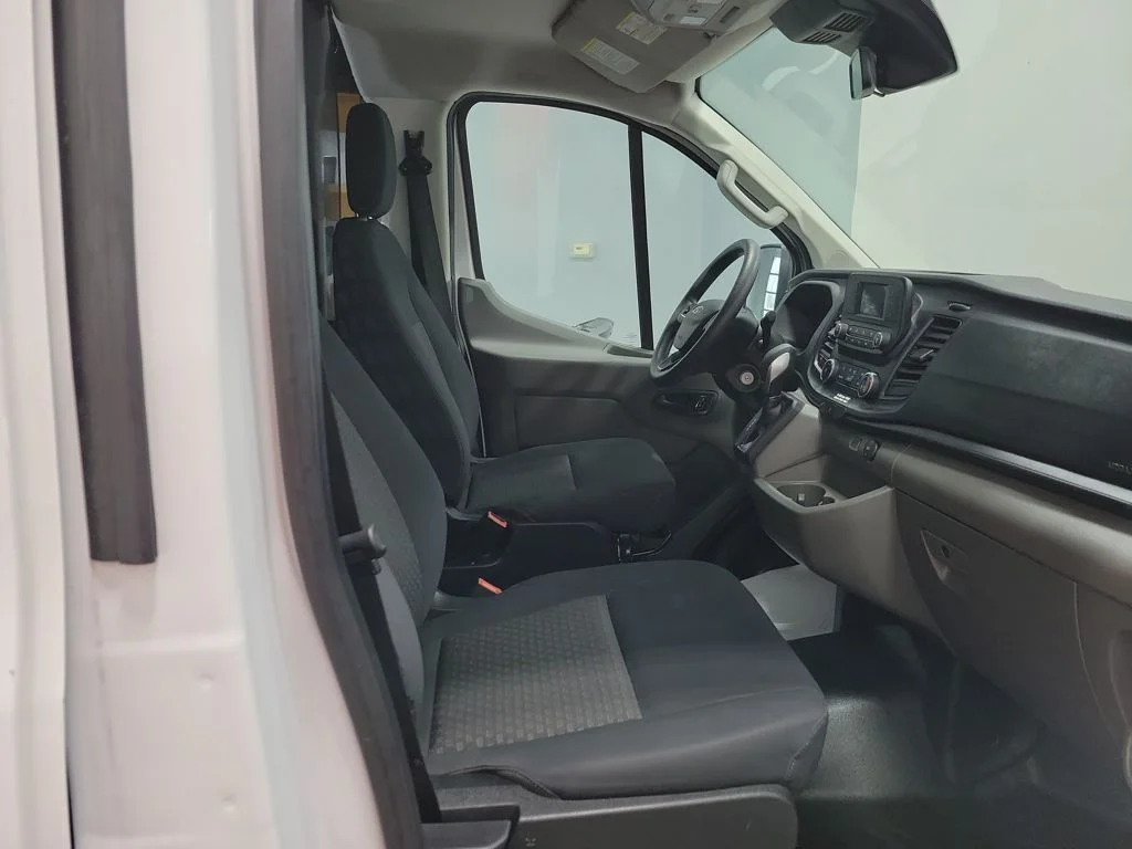 Used 2024 Oxford White Ford Base image 17