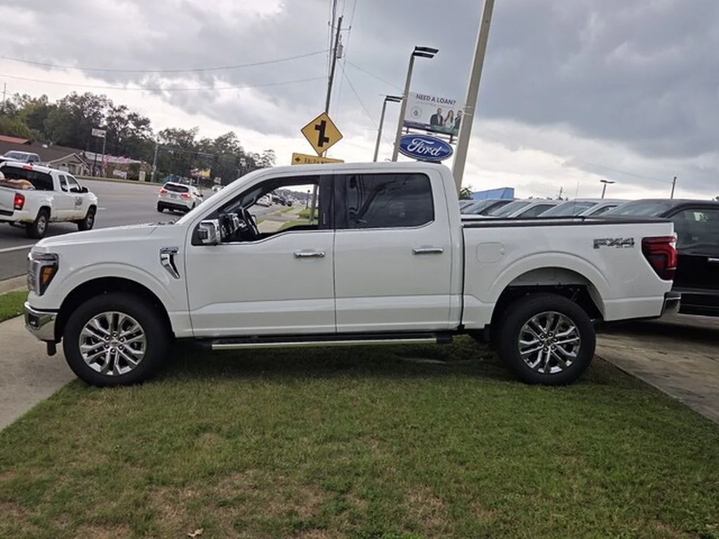 New 2026 Star White Metallic Tri-Coat Ford Lariat® image 5