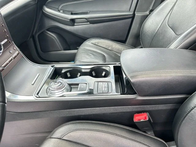 Used 2020  Ford Titanium image 34