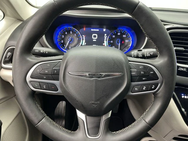 Used 2024 Silver Mist Clearcoat Chrysler Touring L image 14