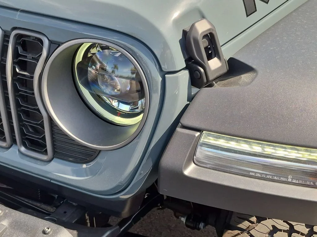 New 2026 Anvil Clear-Coat Exterior Paint Jeep Moab 392 image 10