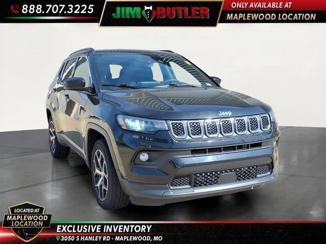 Used 2024  Jeep Latitude image 6