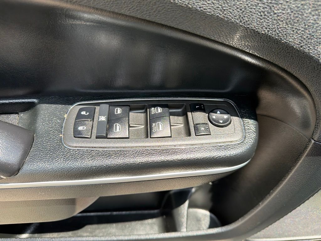 2022 Chrysler 300 S - Photo 24