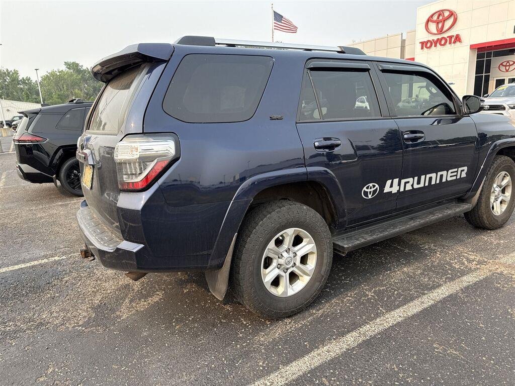 Used 2020 Nautical Blue Metallic Toyota SR5 Premium image 3