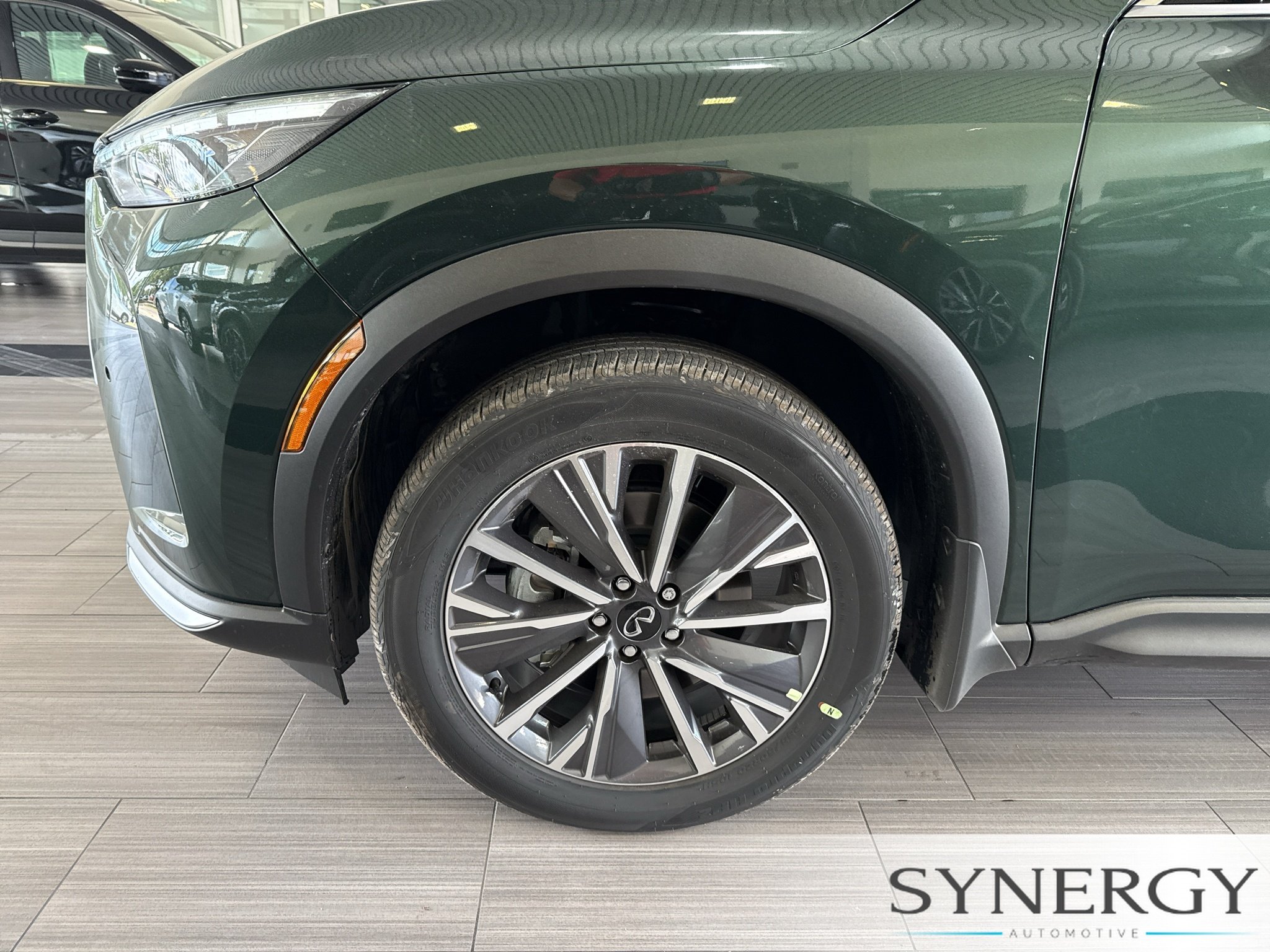 New 2027 Deep Emerald INFINITI LUXE image 7