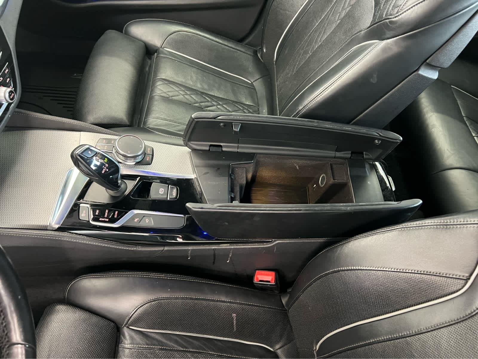2018 BMW 5 Series M550i - Photo 19