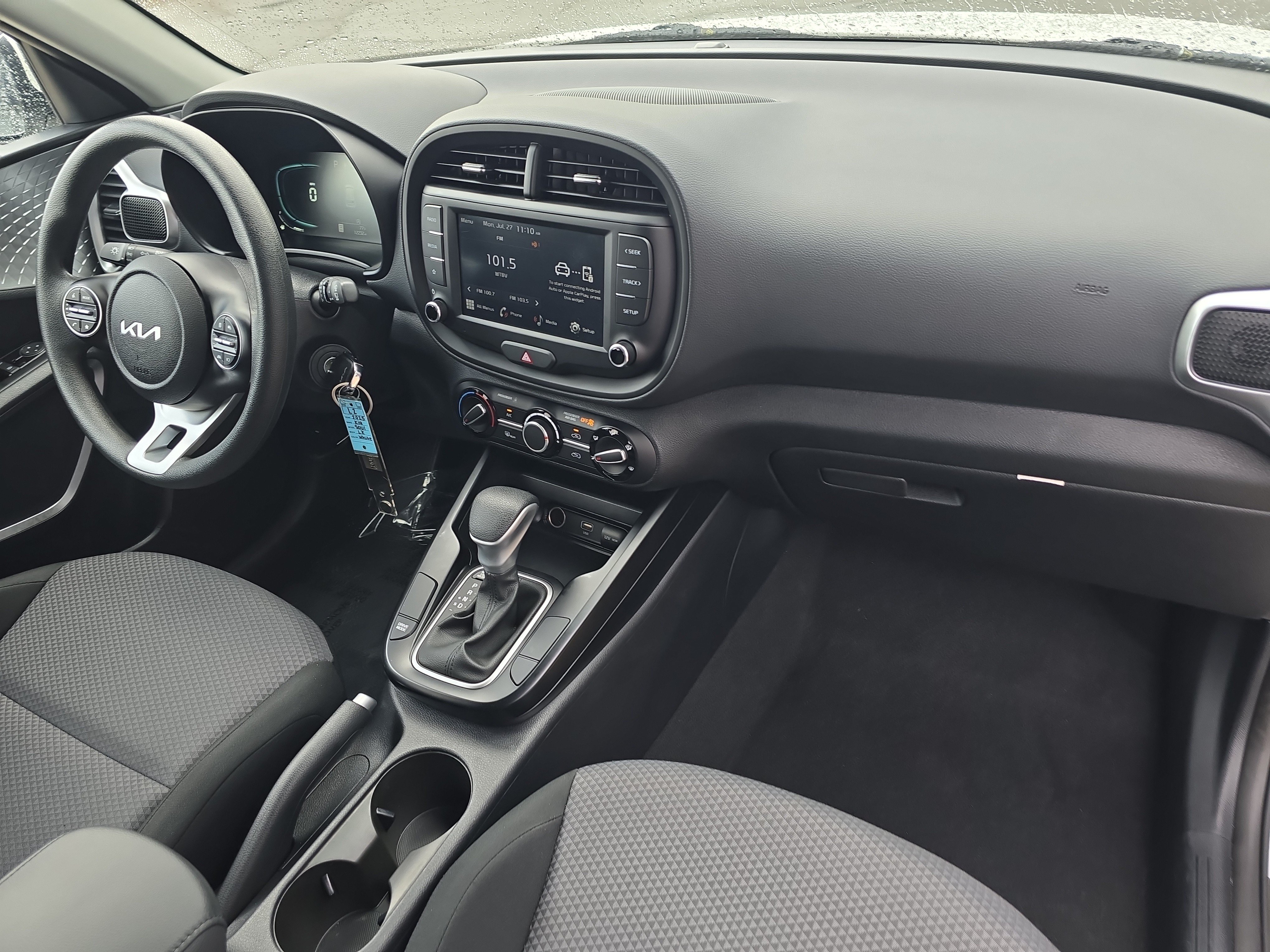 Certified Used 2025 Snow White Pearl Kia LX image 11