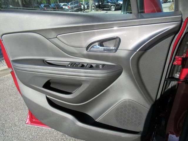 Used 2022  Buick Preferred image 17