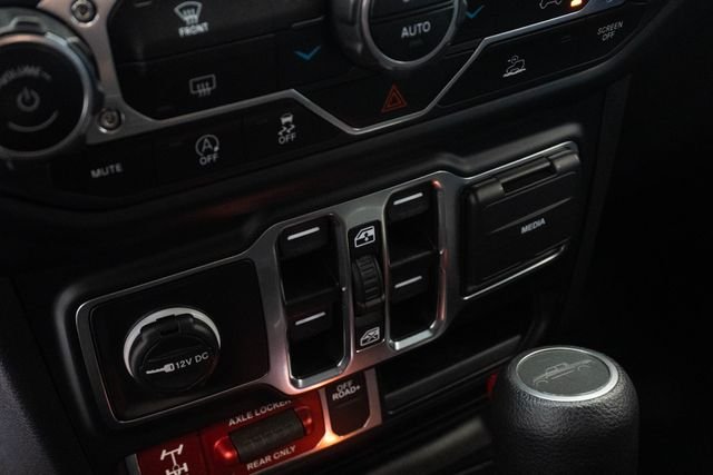 Used 2023 White Jeep Mojave image 12