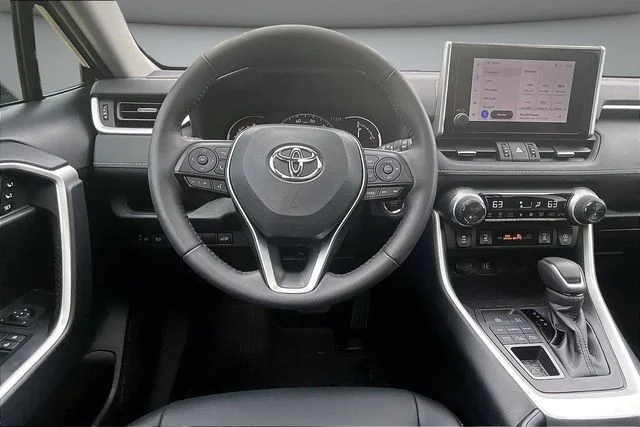 Used 2025 Midnight Black Metallic Toyota XLE Premium image 8