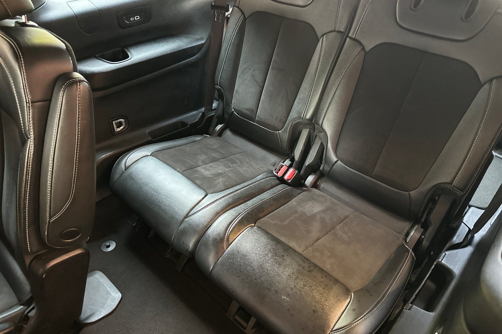 Used 2023 Gray Jeep Altitude image 20