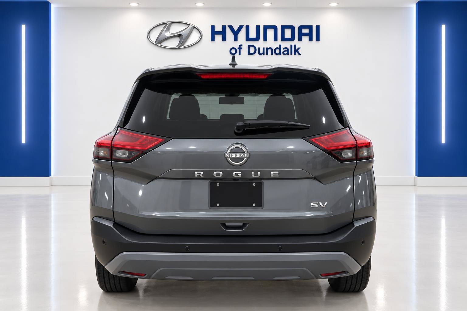 Used 2022 Gray Nissan SV image 6