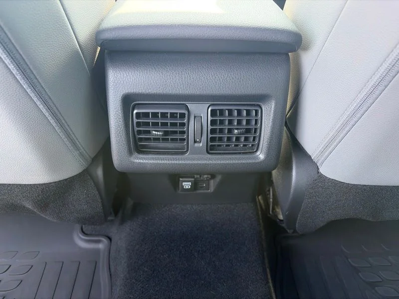 Used 2025  Toyota SE image 16