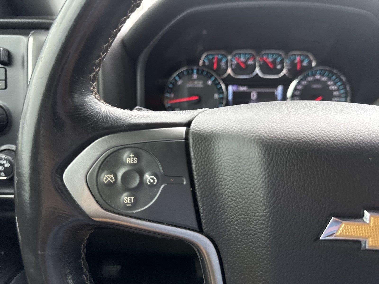 Used 2018 SUMMIT WHITE Chevrolet LT image 21