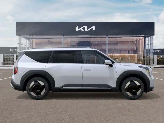 New 2026 White Kia Wind image 7