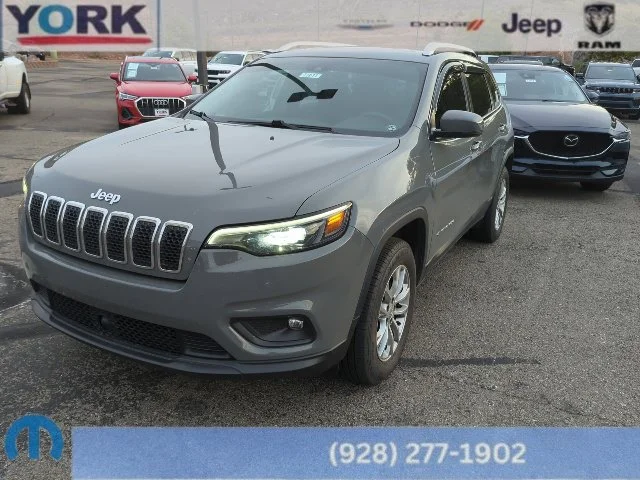 Used 2021 Gray Jeep Latitude Lux image 1
