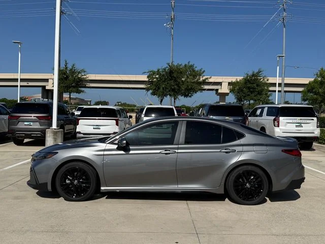 Used 2026  Toyota SE image 7