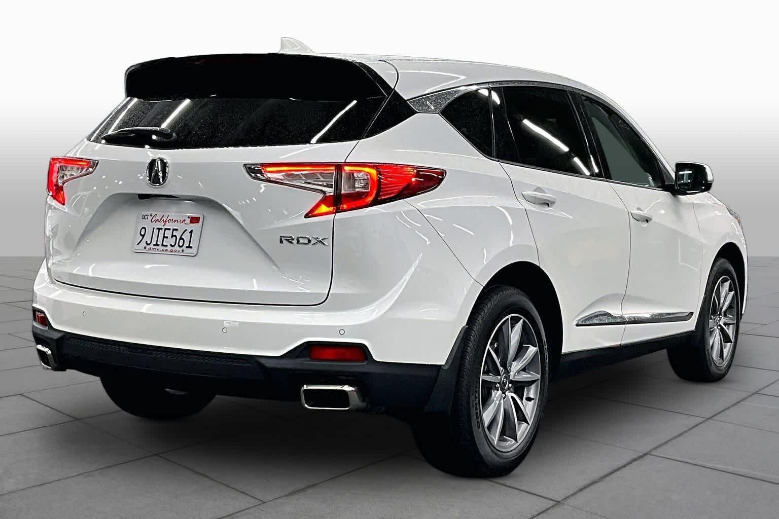 Used 2023 Platinum White Pearl Acura w/Technology Package image 11