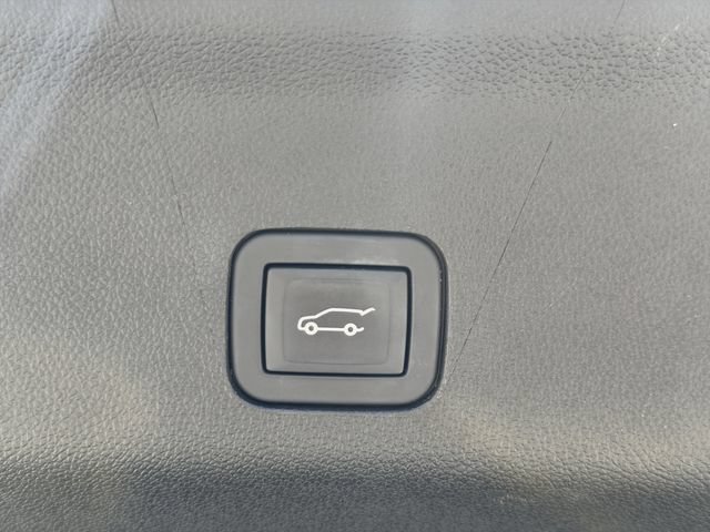Used 2023 Black Chevrolet Z71 image 16