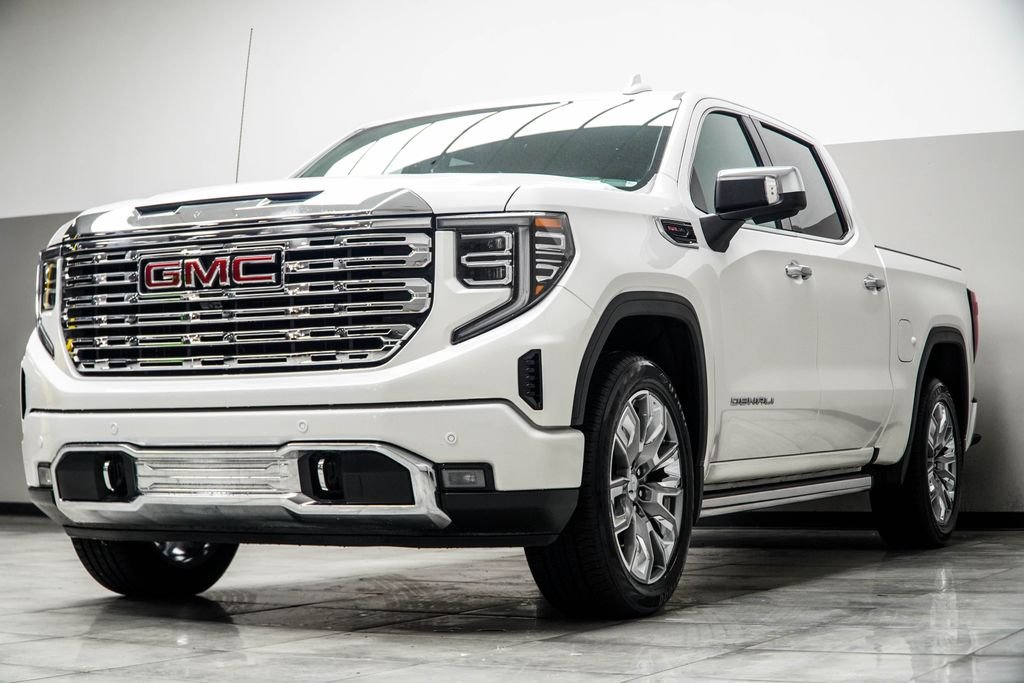 Used 2025 White GMC Denali image 8