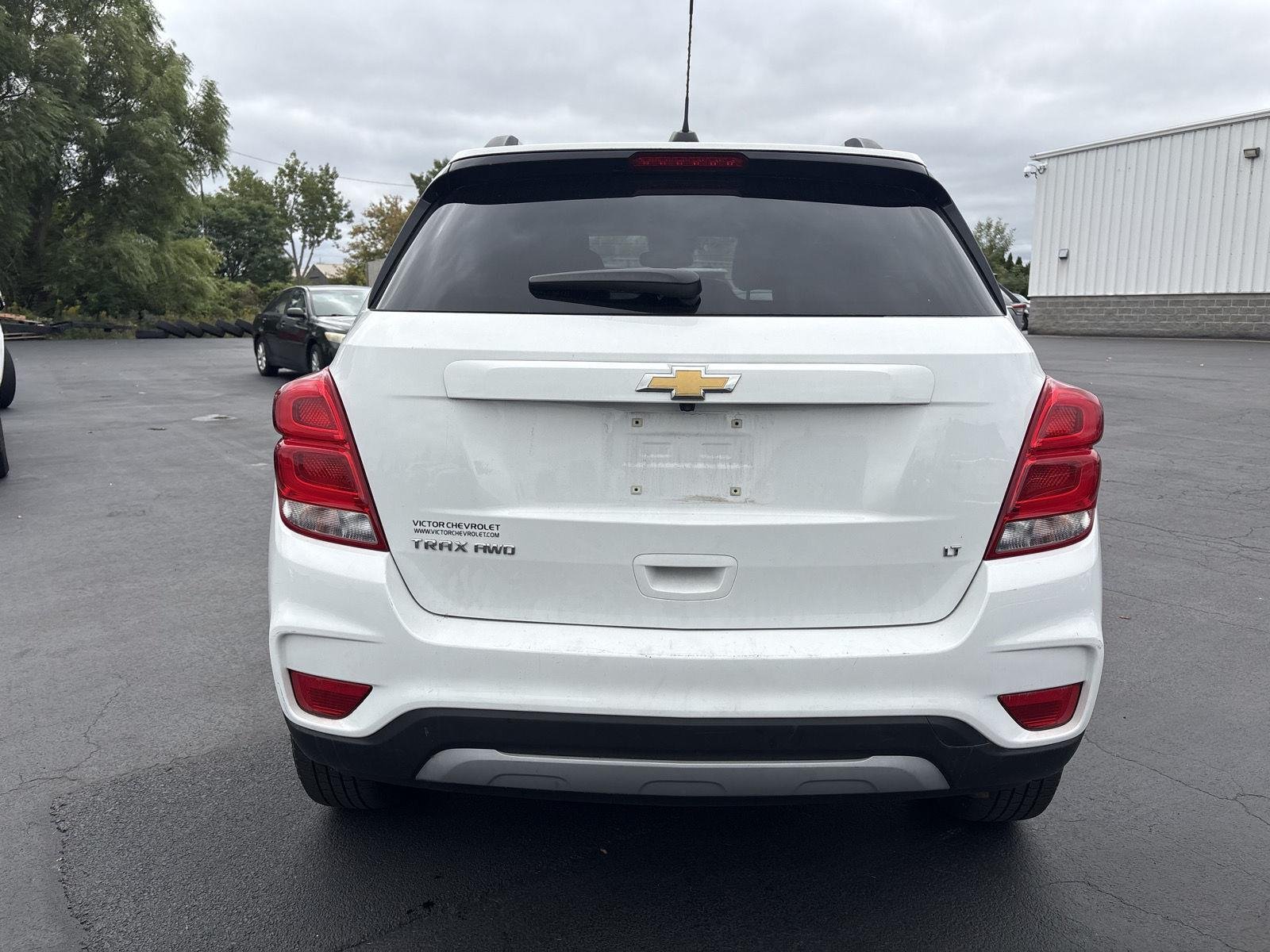 Used 2019 Summit White Chevrolet LT image 9