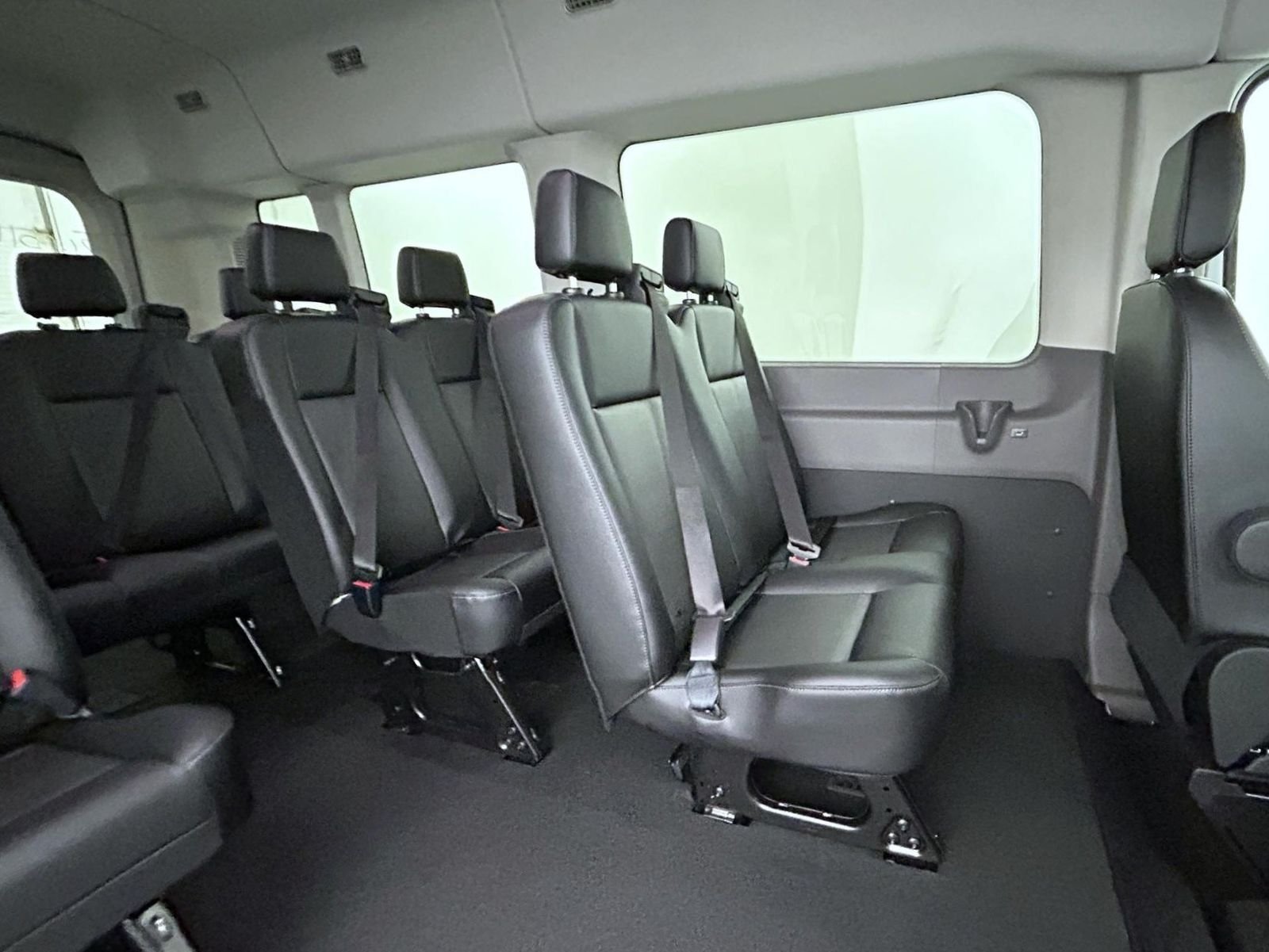 New 2026 Oxford White Ford XL image 17