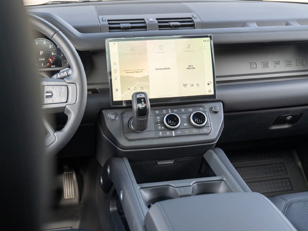 New 2026 Santorini Black Land Rover X-Dynamic SE image 20