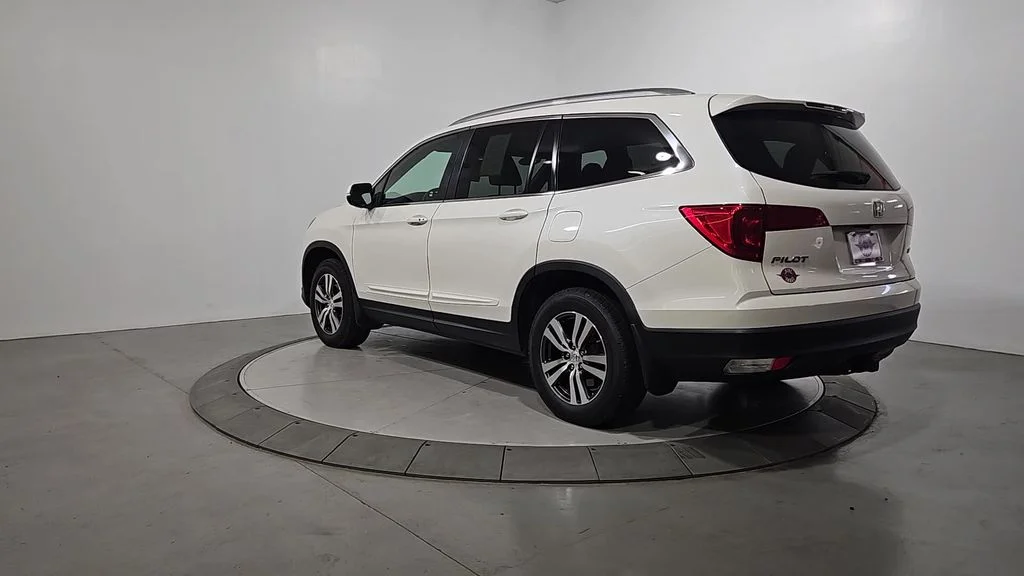 Used 2017 White Honda EX-L image 3