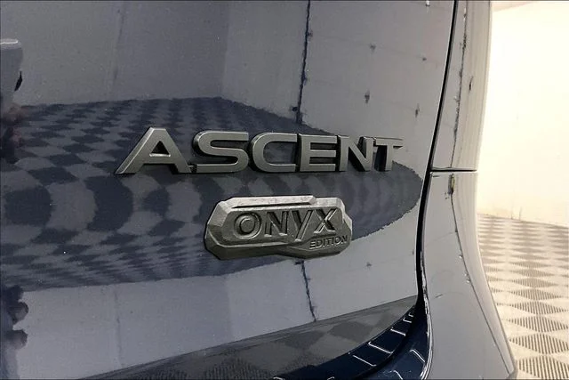 Used 2025 Cosmic Blue Pearl Subaru Onyx Edition image 9
