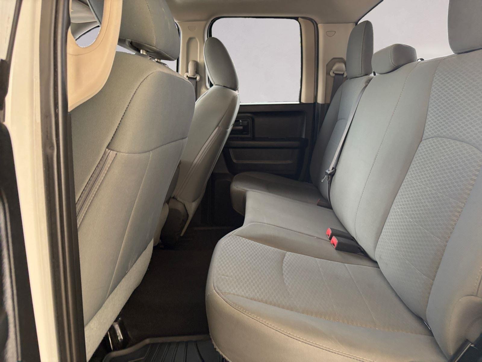Used 2015 Bright White Clearcoat Ram Express image 13