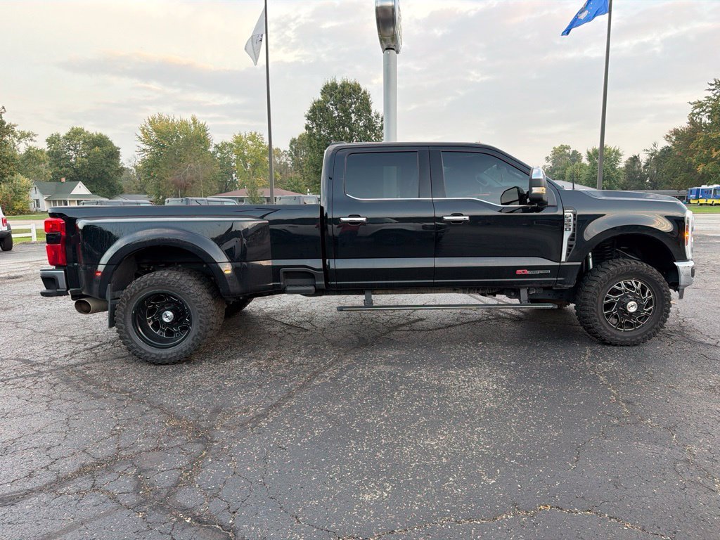 Used 2024 Black Metallic Ford Lariat image 9