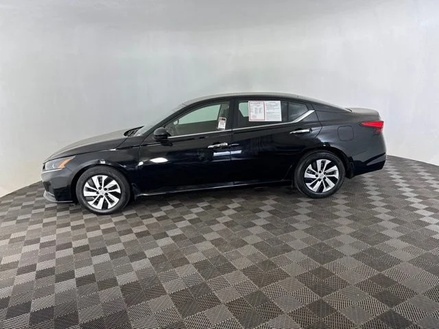 Used 2023 Black Nissan 2.5 S image 8