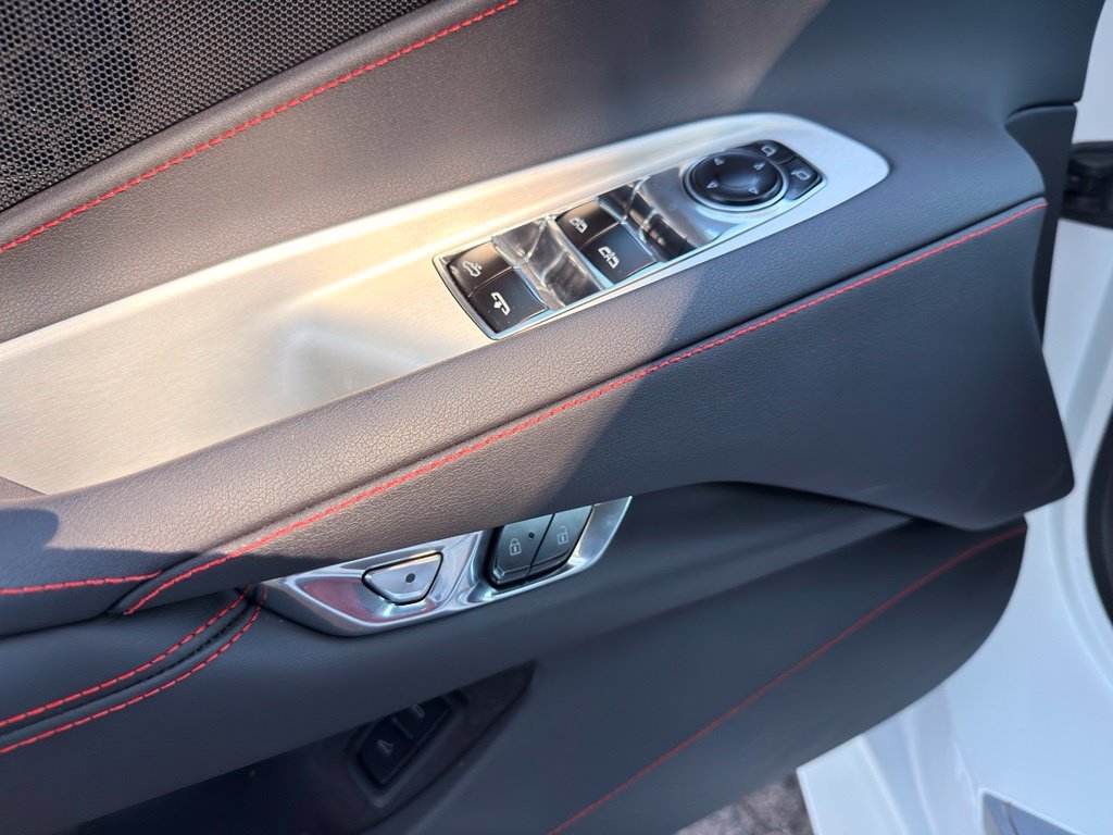 Used 2021 White Chevrolet Stingray image 23