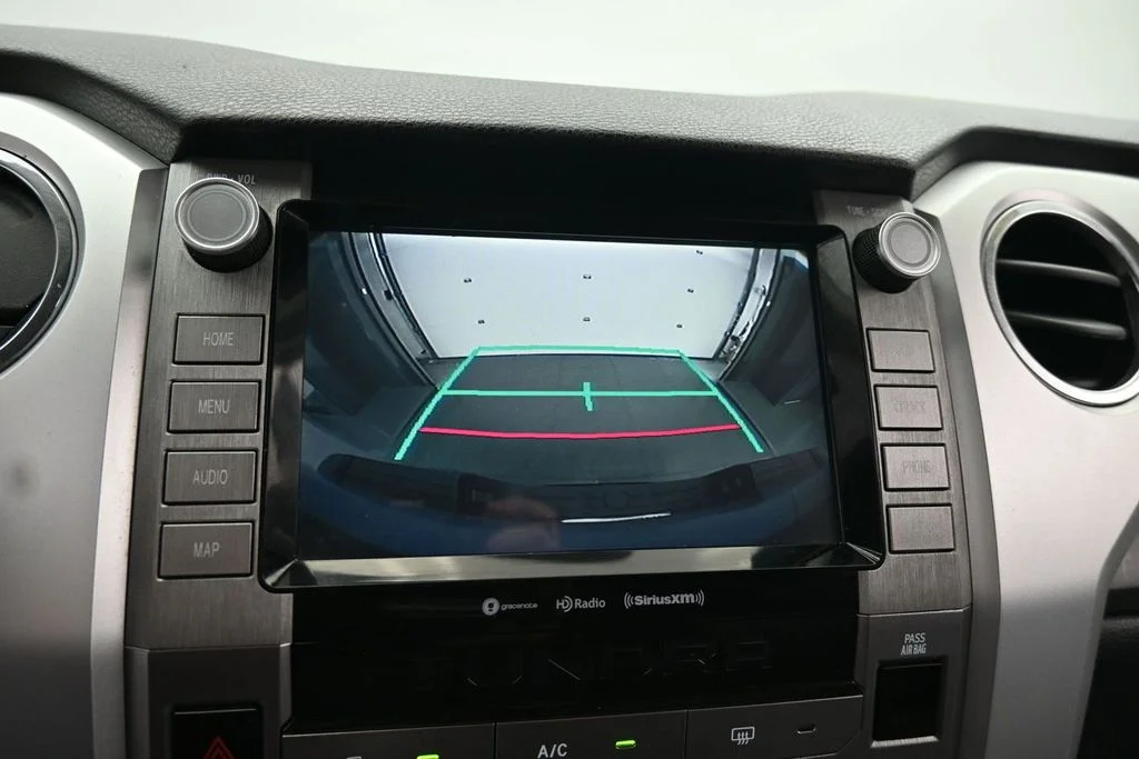 Used 2020 Blue Toyota SR5 image 17