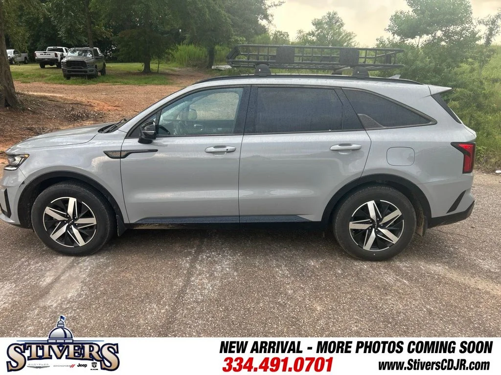 Used 2023 Gray Kia EX image 5