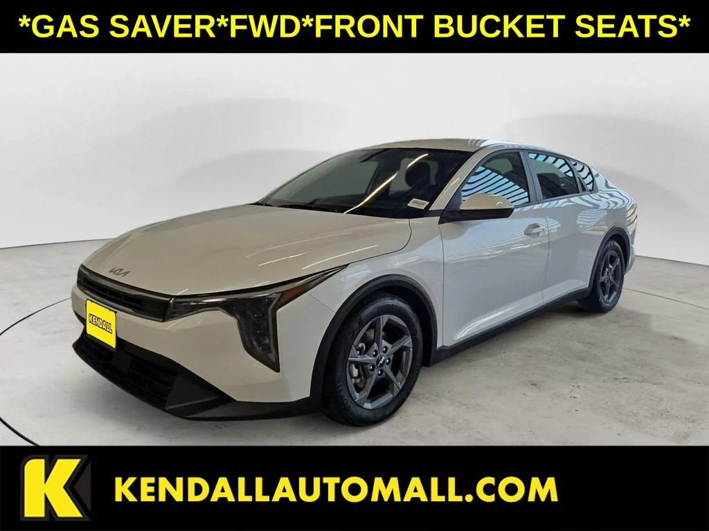 Used 2025 White Kia LXS image 1
