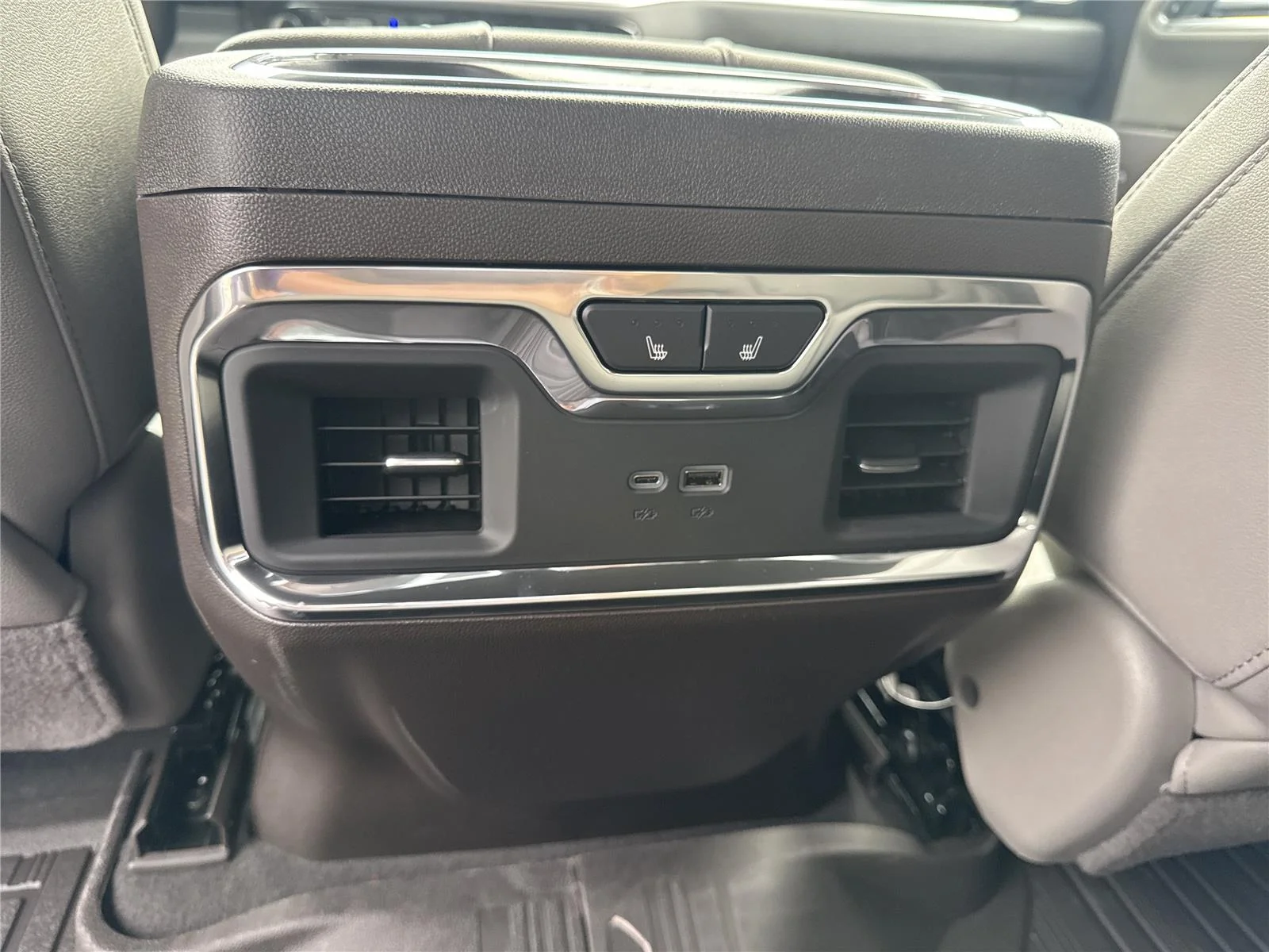 2026 GMC Sierra 1500 SLT - Photo 32