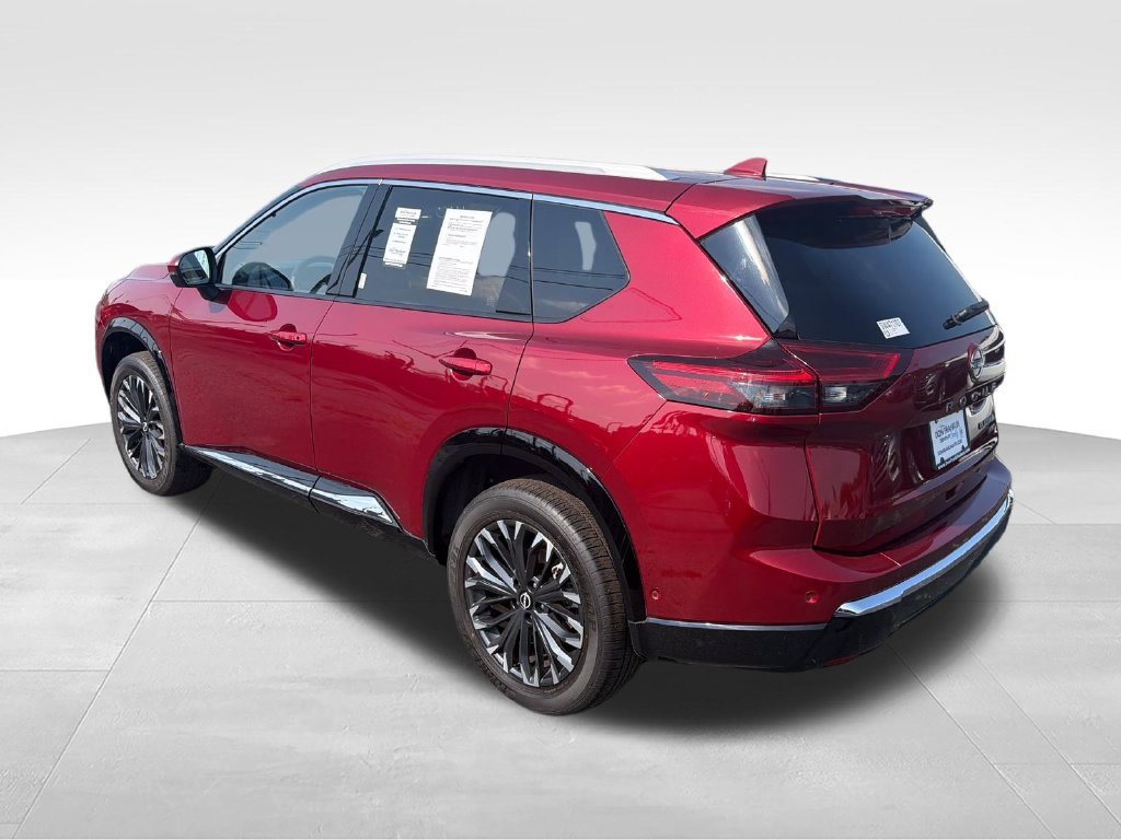 Used 2025 Red Nissan Platinum image 3