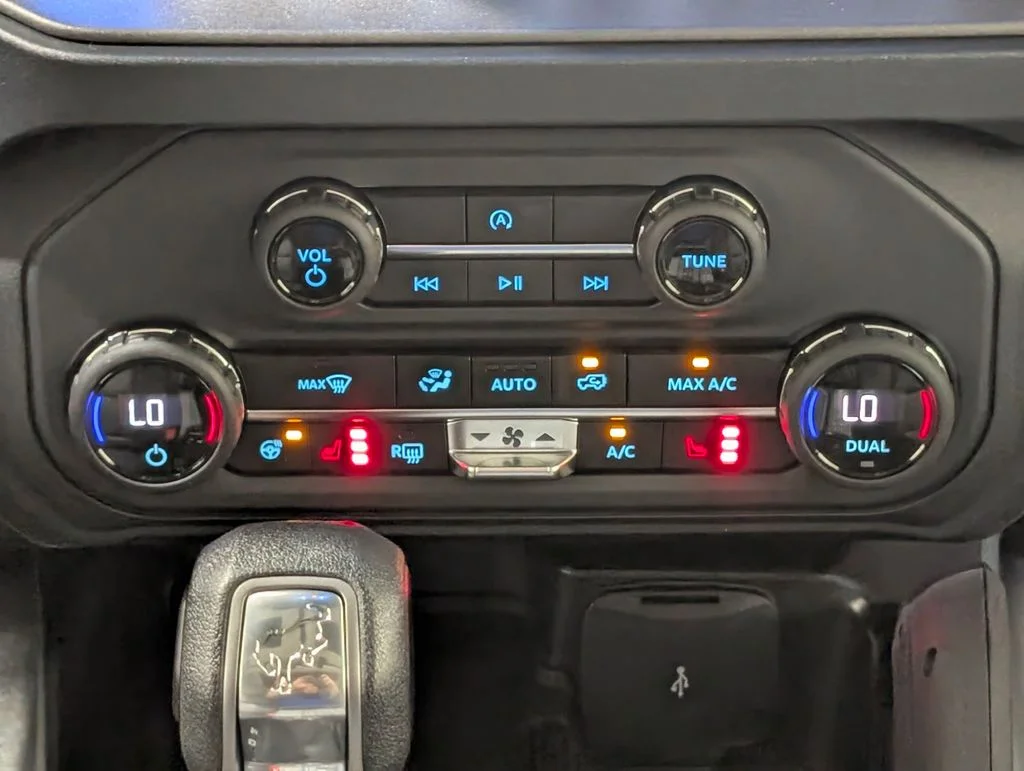 New 2026 Shadow Black Ford Badlands image 6