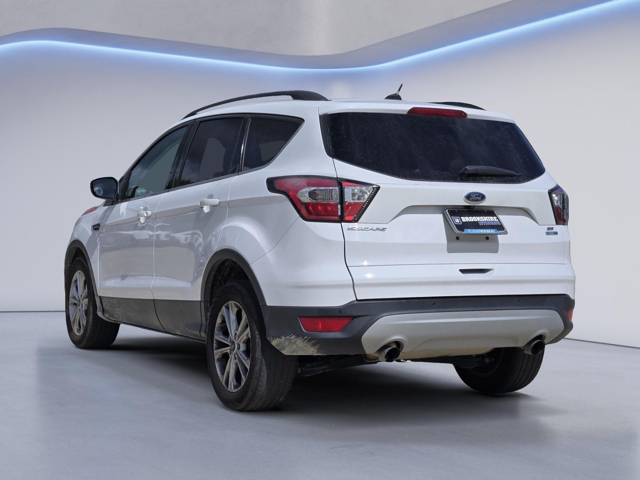 Used 2017 Oxford White Ford SE image 8