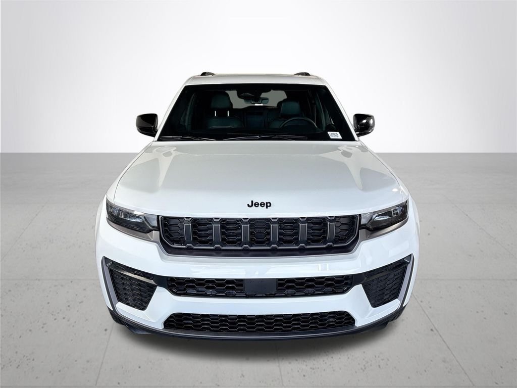 New 2026 Bright White Clear-Coat Exterior Paint Jeep Altitude image 3