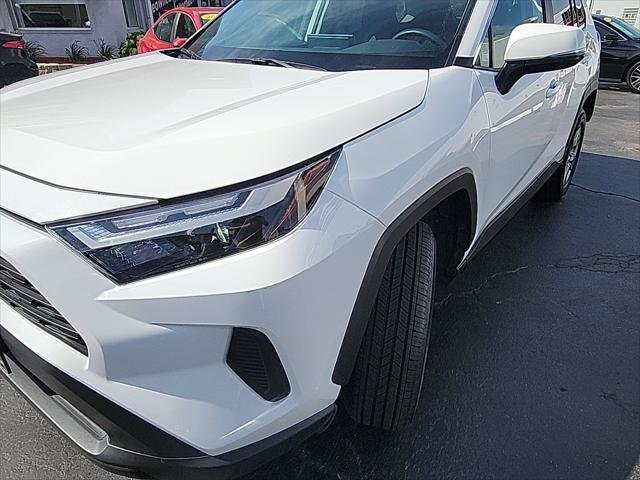 Certified Used 2025 ICE CAP Toyota  image 9
