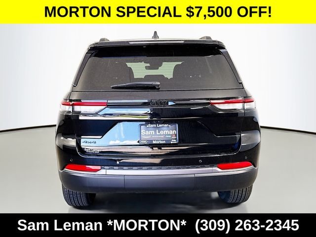 New 2026 Diamond Black Crystal Pearl-Coat Exterior Paint Jeep Altitude image 6