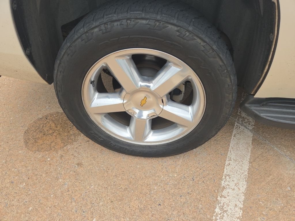 Used 2013 White Chevrolet LTZ image 12