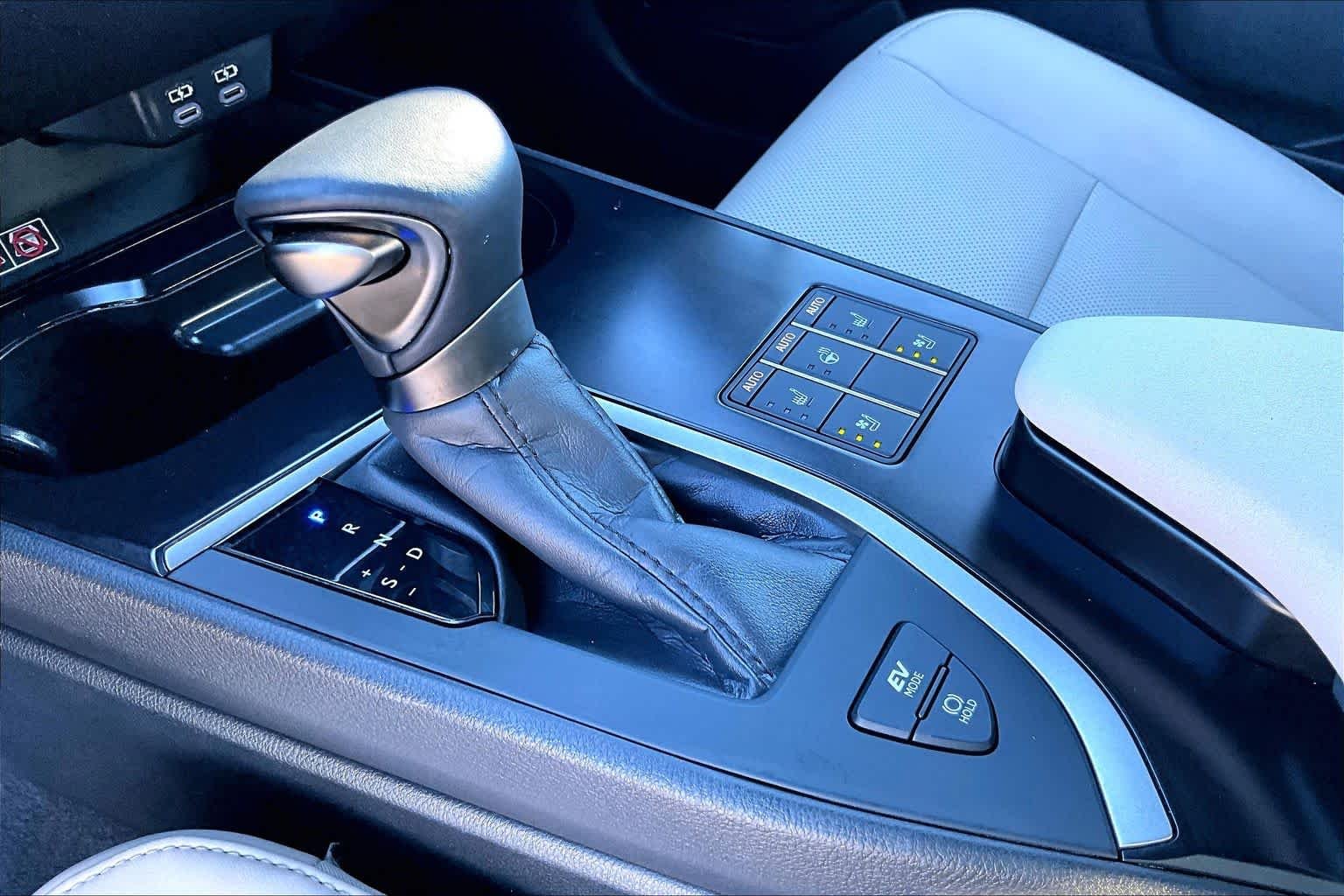 Certified Used 2024 IRIDIUM Lexus Premium image 15