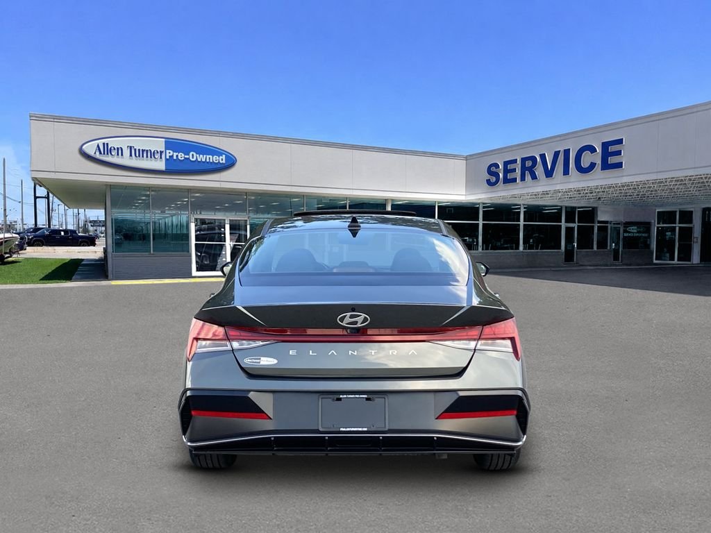 2025 Hyundai Elantra SEL - Photo 7