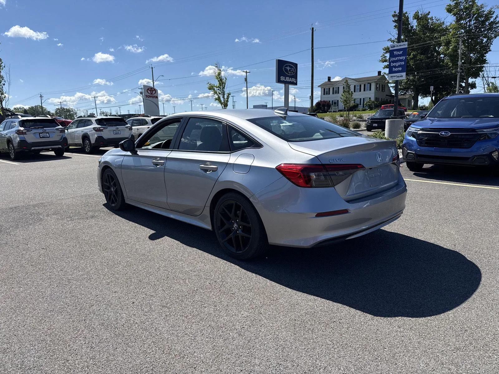 Used 2023 Lunar Silver Metallic Honda Sport image 5
