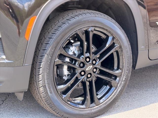 New 2026 Mosaic Black Metallic Chevrolet LT image 15