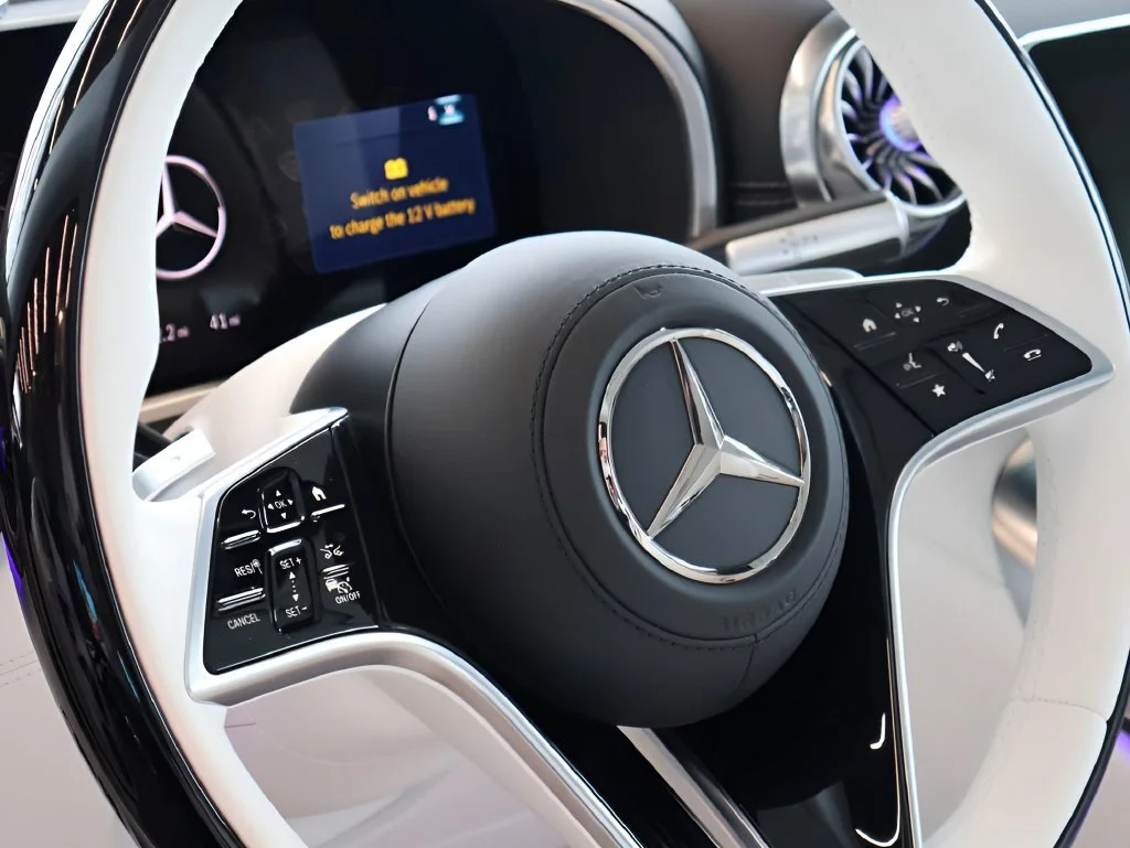 New 2026 MANUFAKTUR moonlight white magno (White Ambiance) Mercedes-Benz Maybach SL 680 image 81